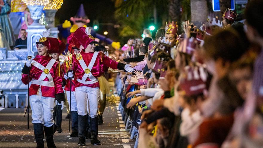 Los Reyes Magos &#039;regalan&#039; más de 300 toneladas de residuos a Santa Cruz