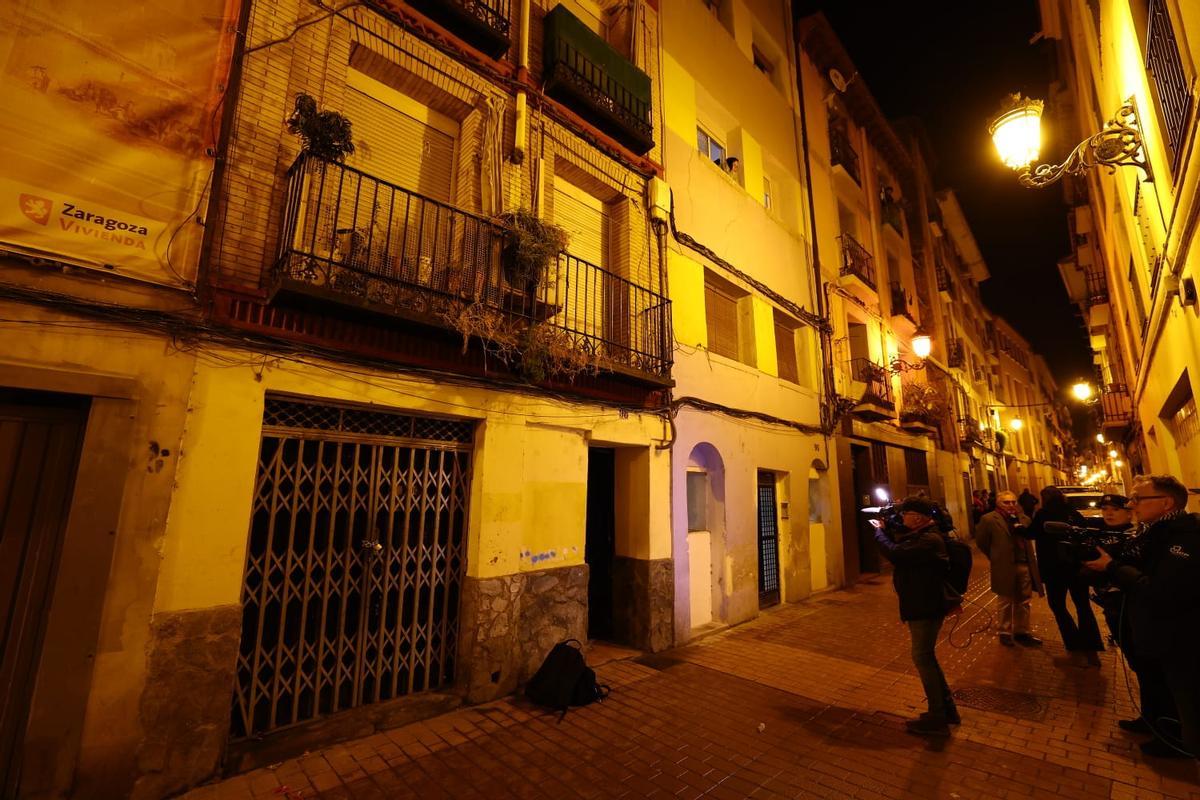 Desalojan un edificio de la calle San Pablo de Zaragoza por riesgo de colapso.