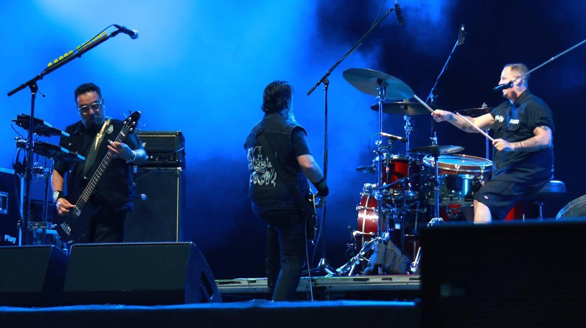 Molotov llena Castrelos con su 'rock' con sello mexicano