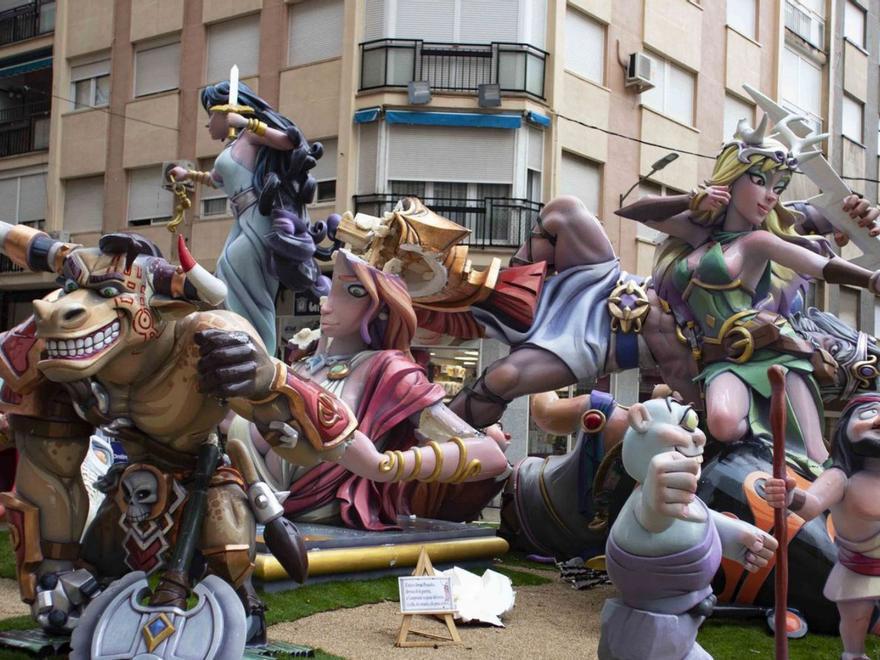 La segunda mejor falla de Xàtiva se desmorona