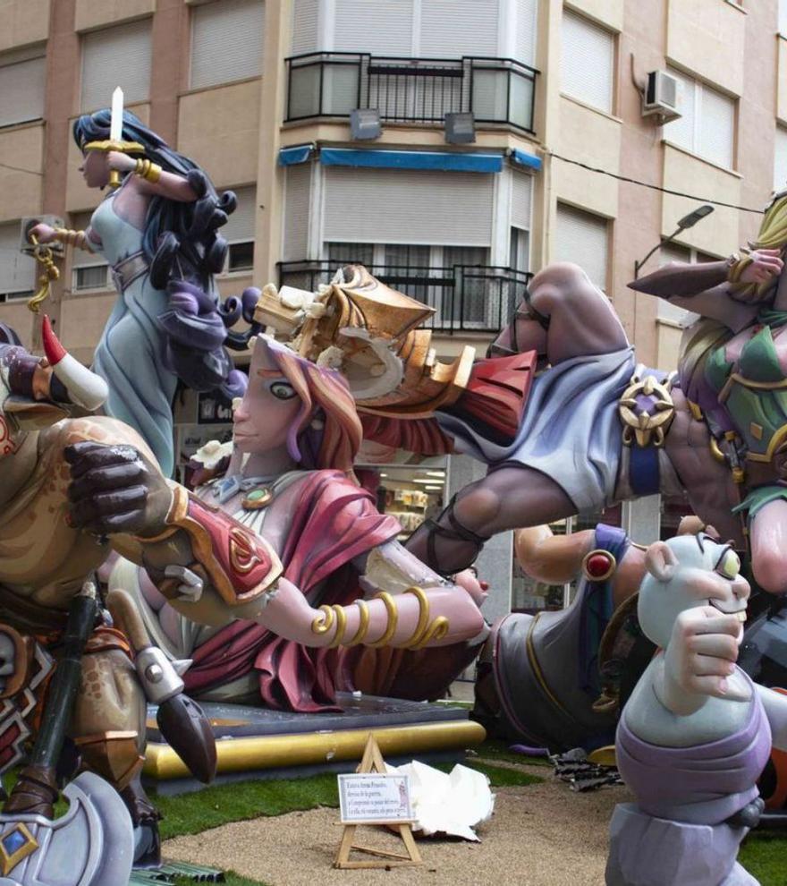 La segunda mejor falla de Xàtiva se desmorona