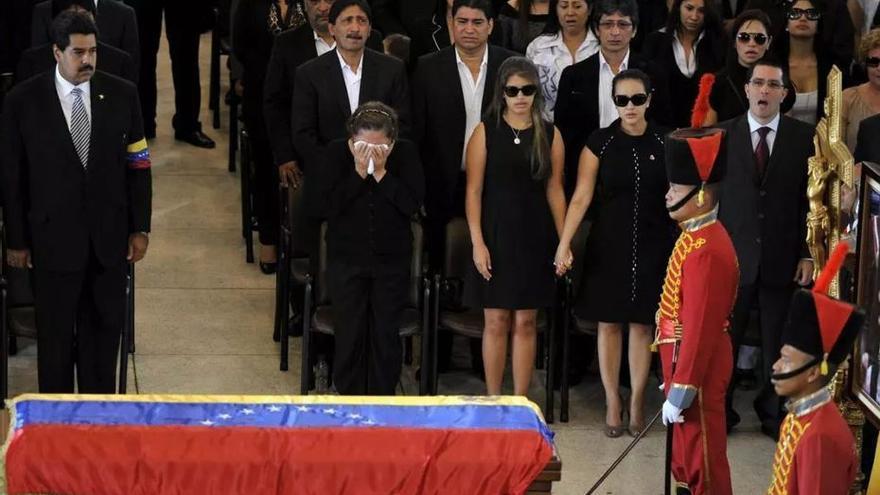 Plus Ultra ‘va colar’ en la pandèmia la filla petita de Chávez en un avió a Caracas