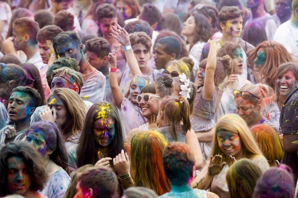 Holi Party en el Niemeyer