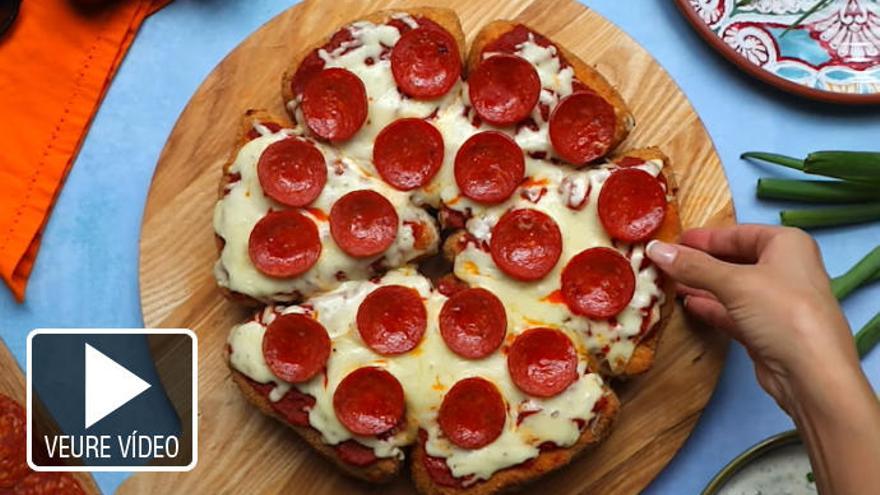 T&#039;ensenyem a fer la pizza  amb més de 7.000 calories que arrasa a Internet