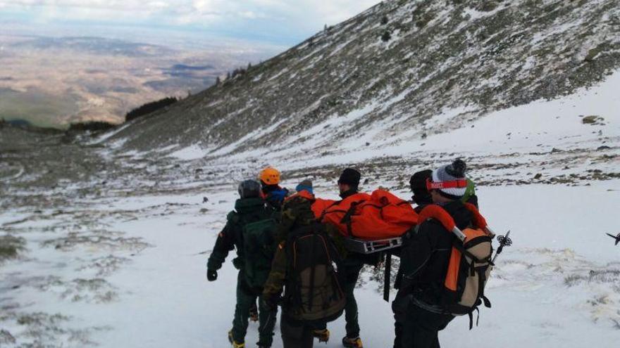 Rescatan a una mujer que se lesionó una pierna en el Moncayo