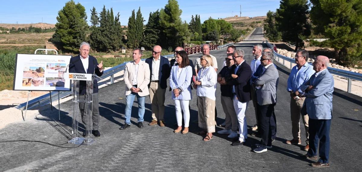 El consejero Octavio López asistió el 12 de septiembre a la reapertura del puente de Belchite junto a autoridades locales y comarcales. | GOBIERNO DE ARAGÓN