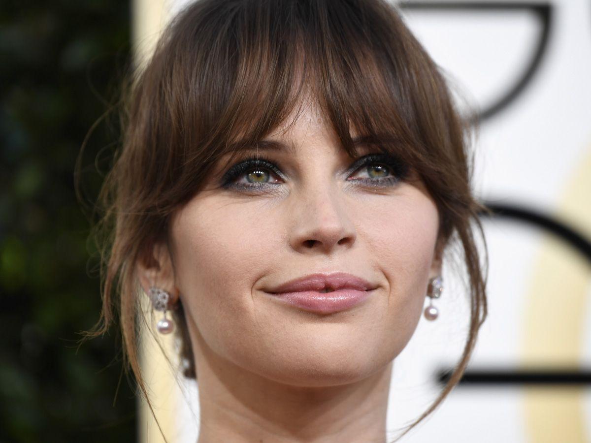 Belleza en los Globos de Oro 2017: Felicity Jones