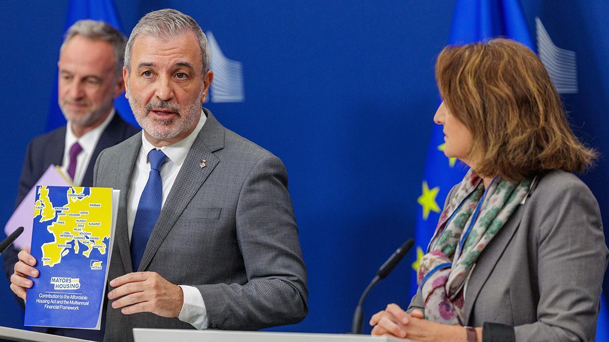 El alcalde de Barcelona pide a la UE que promueva un paquete regulatorio para el mercado de la vivienda