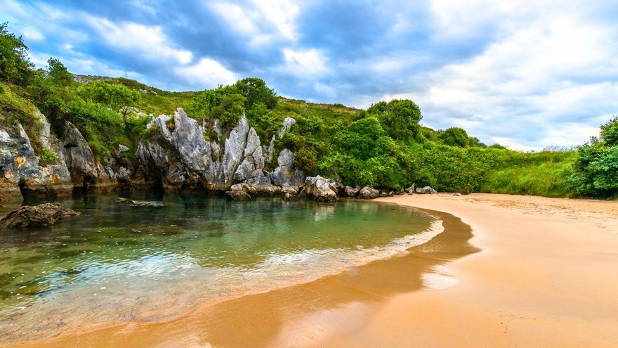 Esta preciosa playa de Asturias es una de las más bonitas de España