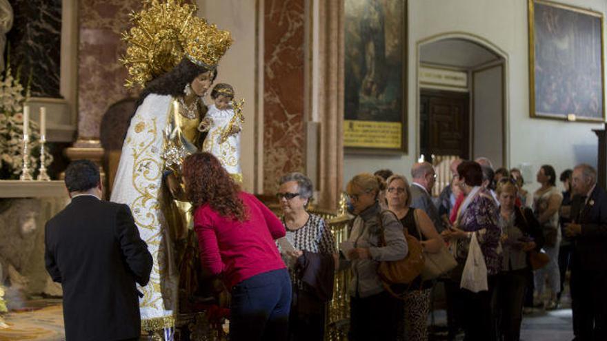 Cuándo es el besamanos de la Virgen de los Desamparados