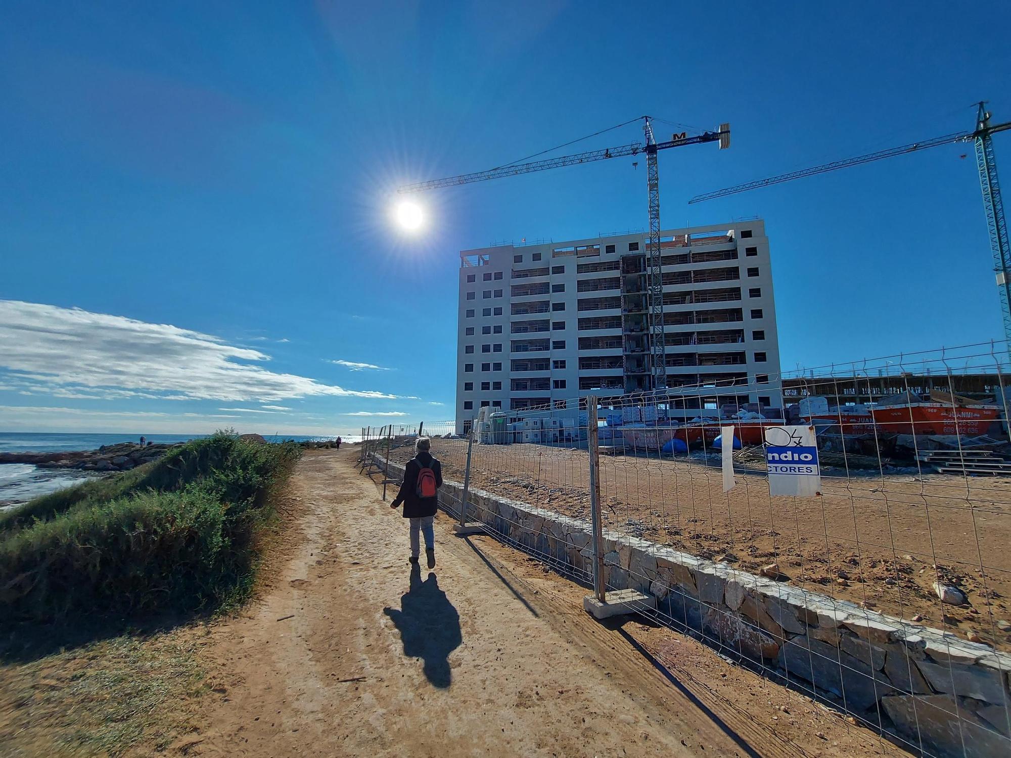 Cinco nuevos edificios de diez plantas en Punta Prima