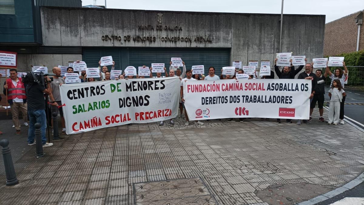 Personal de centros de menores de A Coruña reclama subidas salariales y &quot;voluntad de negociar&quot; a la empresa gestora