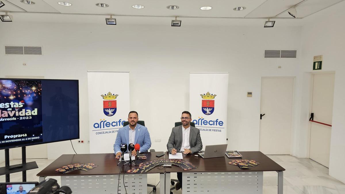 Yonathan de León (i) y Echedey Eugenio en la presentación del programa navideño de Arrecife 2023