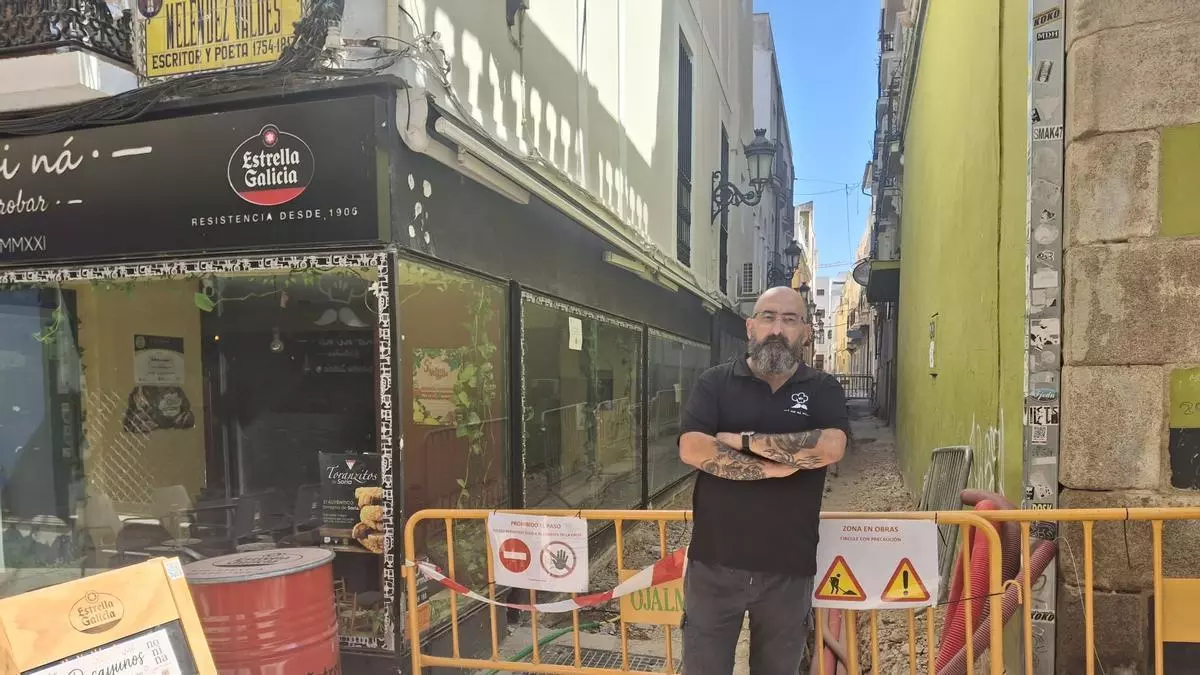 El No Ni Ná Gastrobar, atrapado entre obras en el Casco Antiguo y sin terraza desde hace dos meses