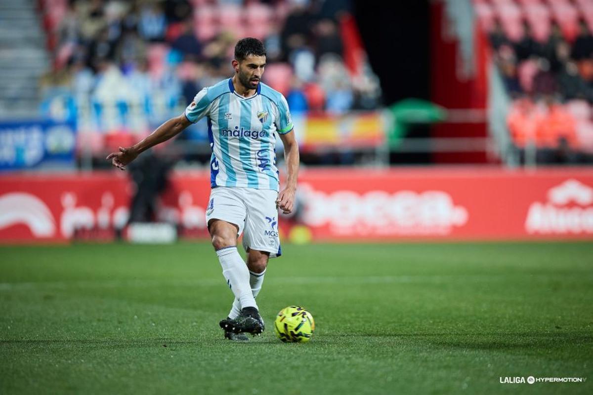 Fotos de la primera parte del CD Mirandés - Málaga CF