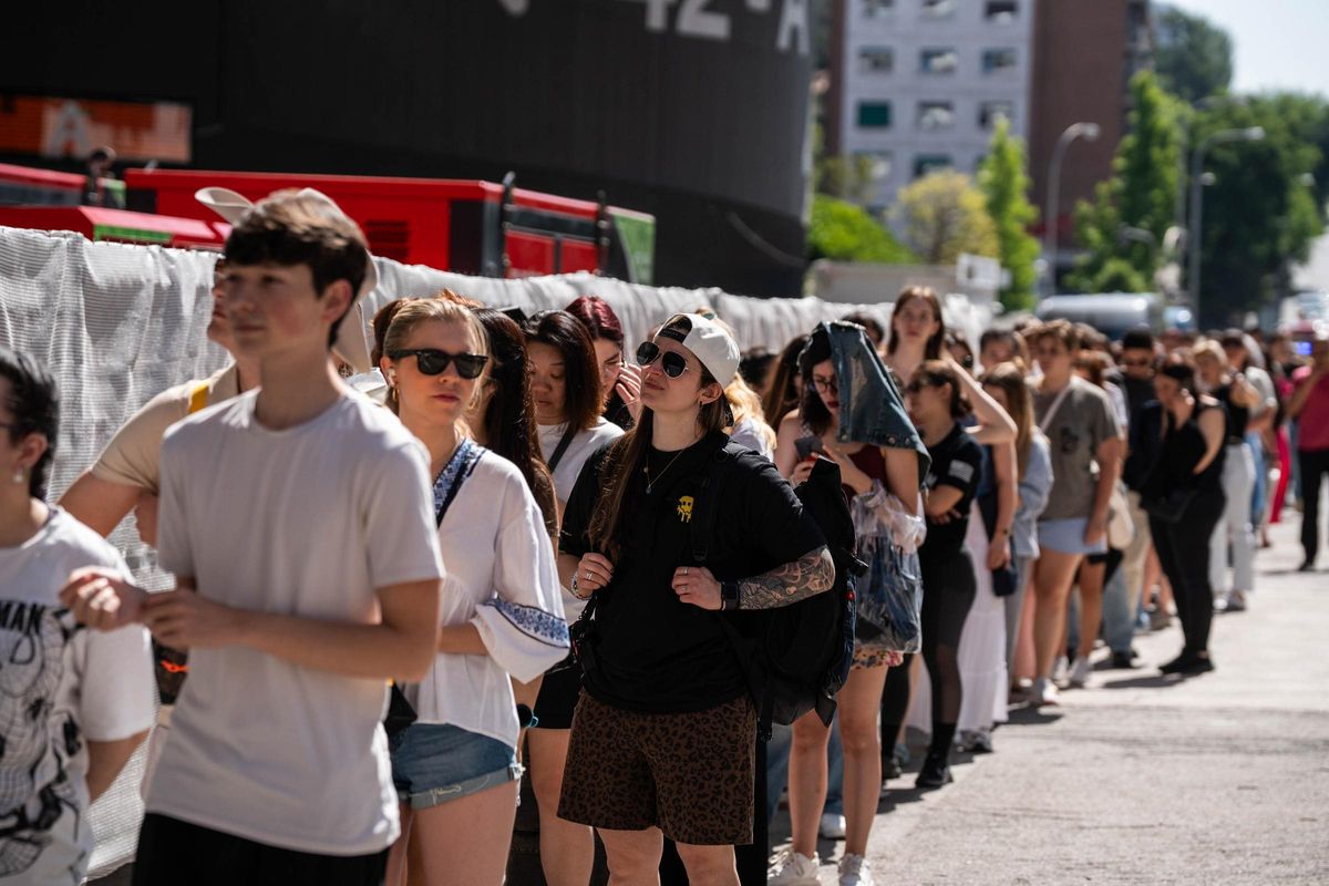 Los fans de Taylor Swift ya toman los alrededores del Bernabéu