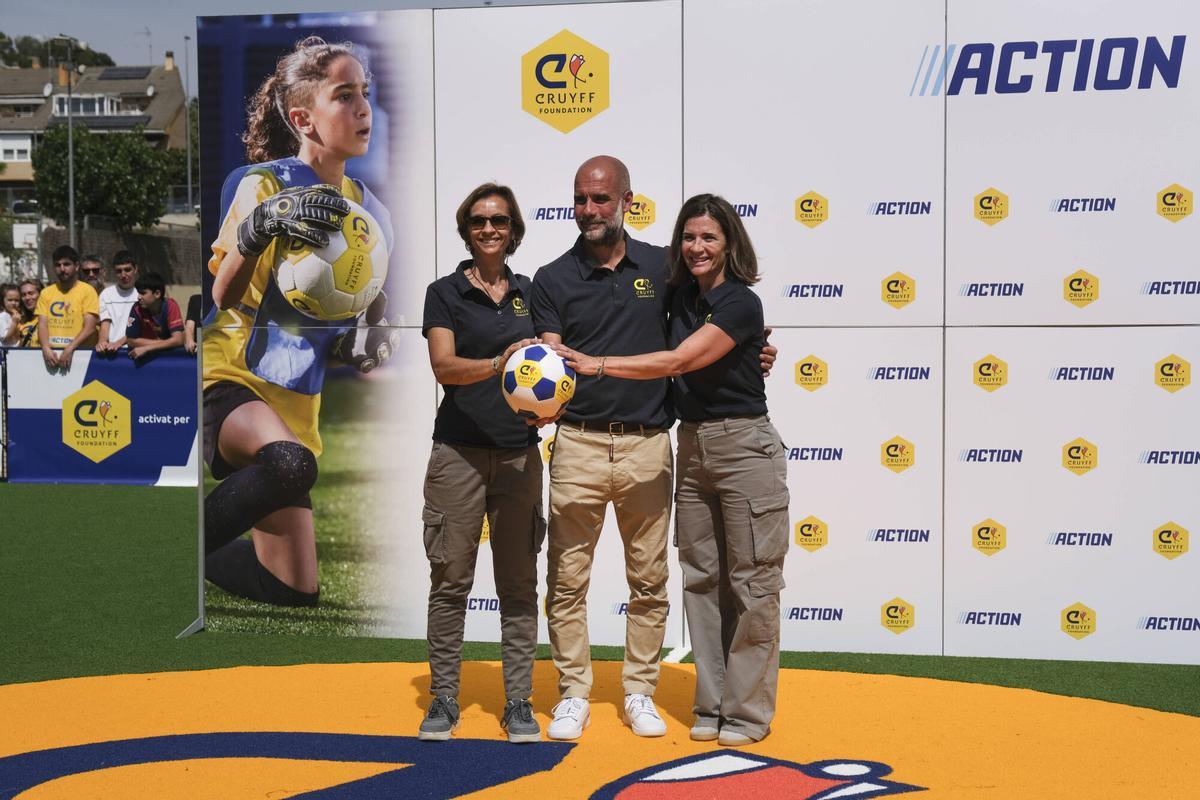 Imatges de la inauguració de la Cruyff Court de Pep Guardiola a La Salle de Manresa Imatges de la inauguració de la Cruyff Court de Pep Guardiola a La Salle de Manresa