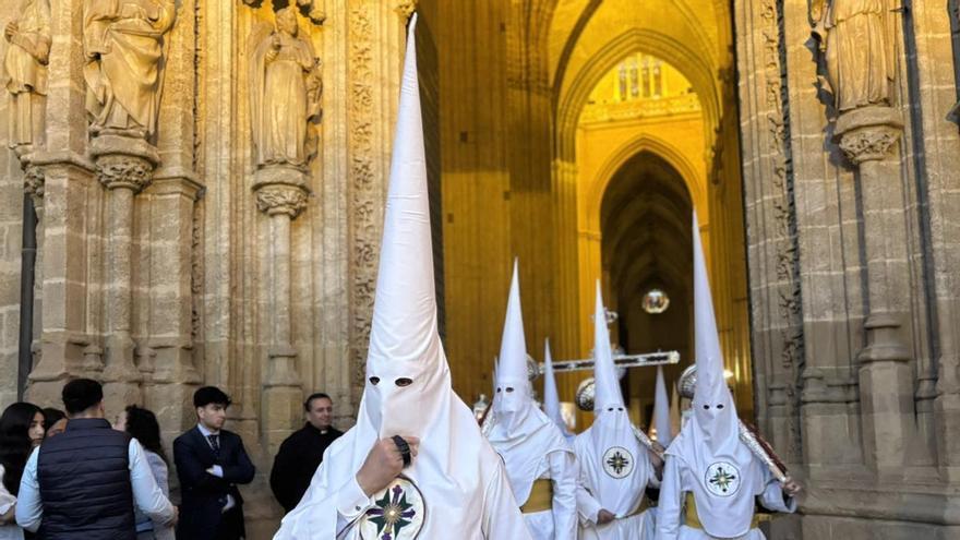 Una Semana Santa de retrasos: ranking de las hermandades que más incumplieron los horarios establecidos