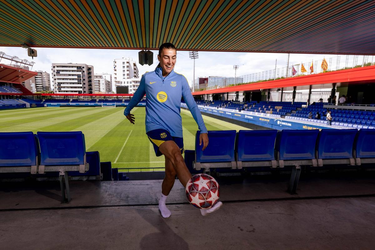 Barcelona 19/05/2026 Deportes. Patri Guijarro,jugadora del Barcelona, posa para El Periódico a pocos días de la final de la Champions ante el Lyon. AUTOR: JORDI OTIX