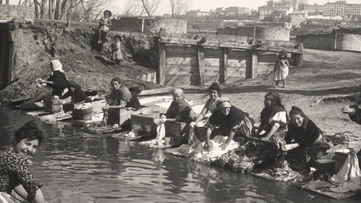 Cómo las lavanderas del río Manzanares sustentaron a su comunidad con menos de un céntimo al día
