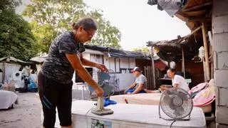 El verano en las chabolas de Córdoba: "No dormimos ni de noche ni de día"