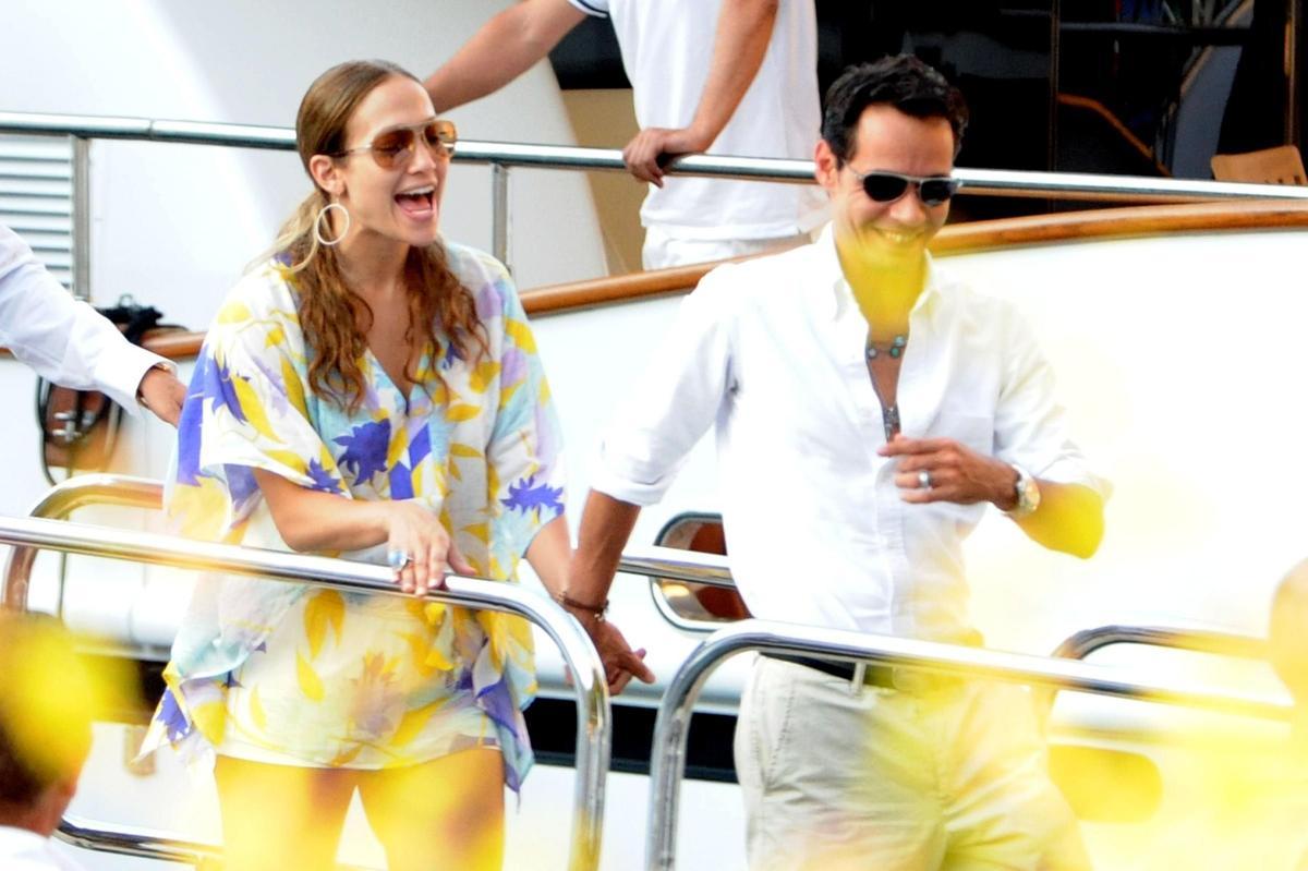 Jennifer Lopez y Marc Anthony de compras por Capri