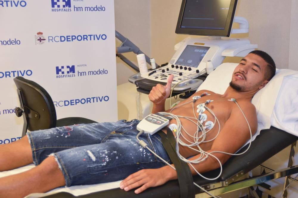 Bakkali pasa reconocimiento médico con el Deportiv