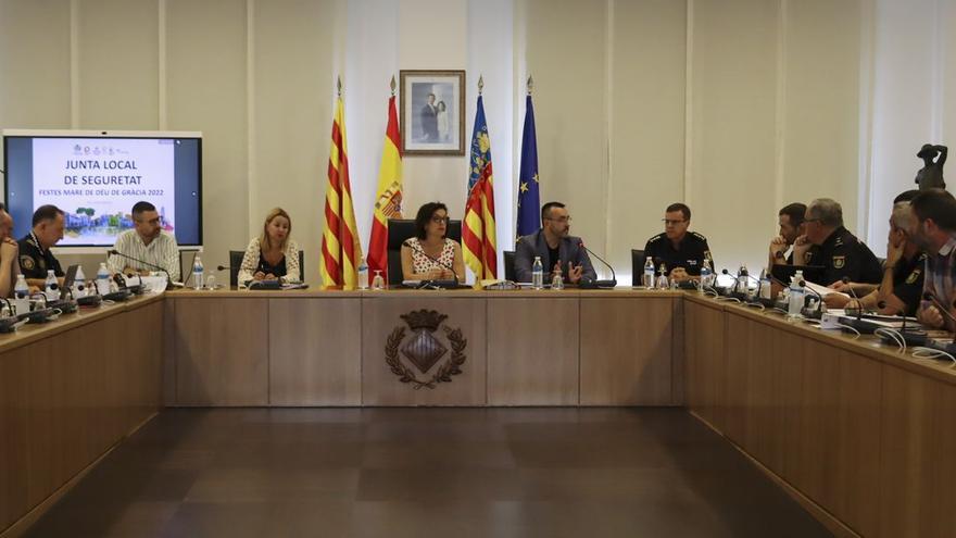 La subdelegada del Gobierno en Castellón, Soledad Ten; y el alcalde de Vila-real, José Benlloch, han presidido la junta de seguridad previa al inicio de las fiestas.