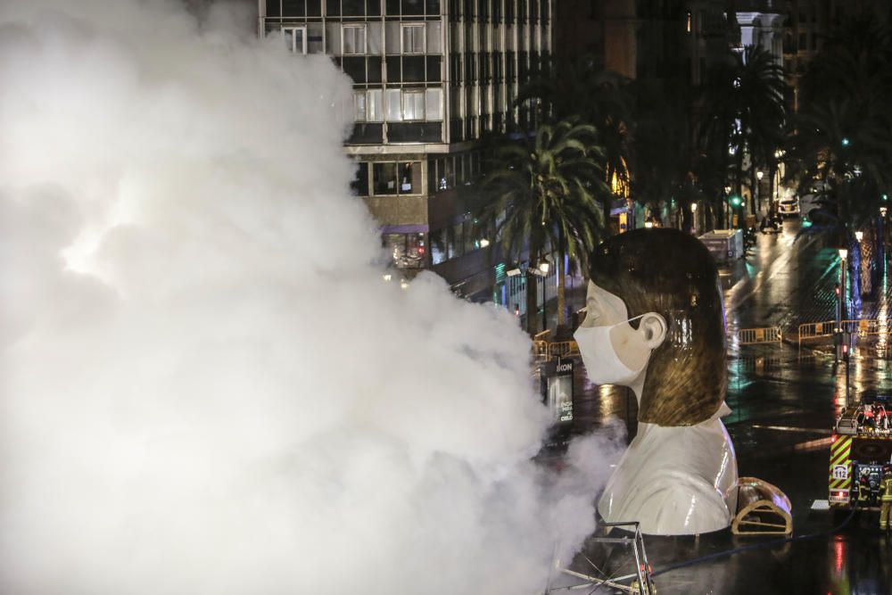 Así ha sido la cremà de la falla municipal