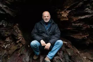 Valentín Carrera, escritor: «No puedes ir a Perú y pedir una hamburguesa»