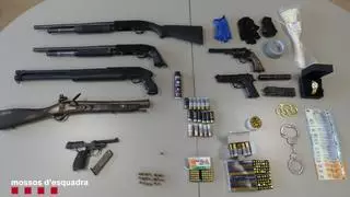 Detenen un home a Figueres després d'un assalt violent a casa d'una família i troben armes i munició
