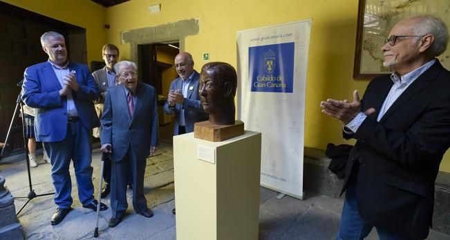 Inauguración de un busto de Antonio Bethencourt ...