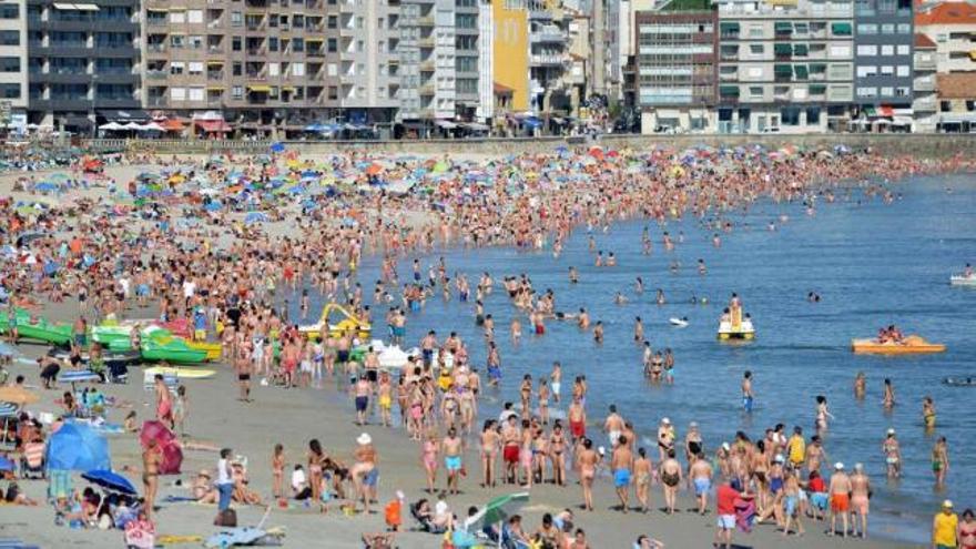 El buen tiempo eleva el optimismo de los hoteleros, que confían en repetir  la ocupación estival de 2012 - Faro de Vigo