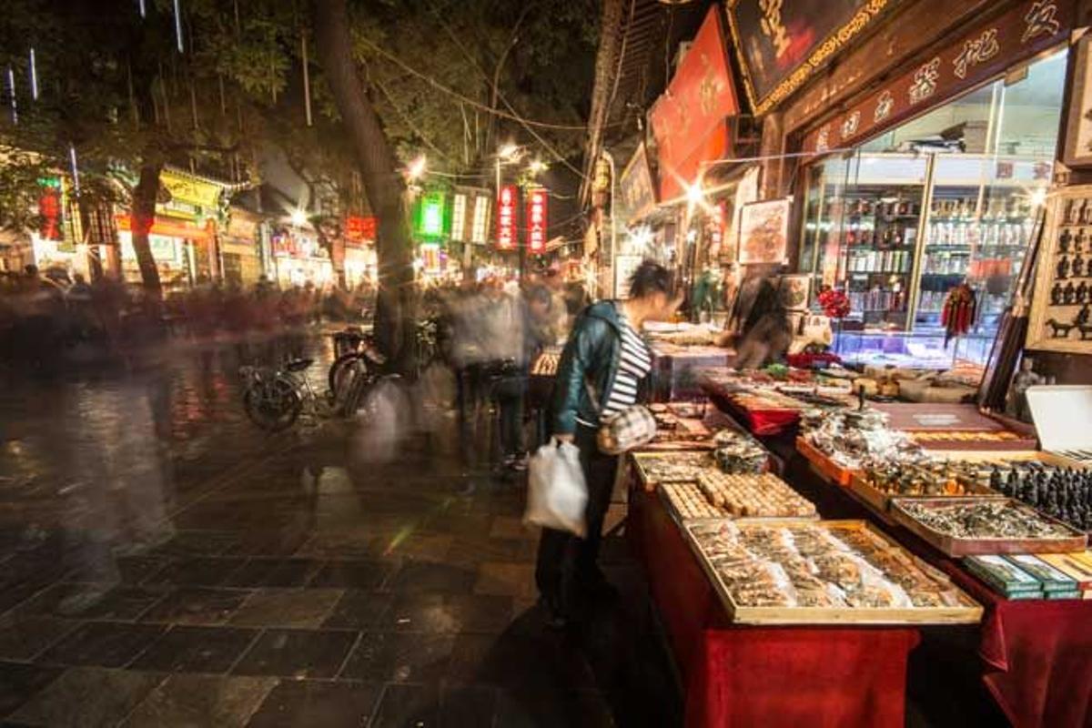 Mercado nocturno en el barrio musulmán de Xi'an.