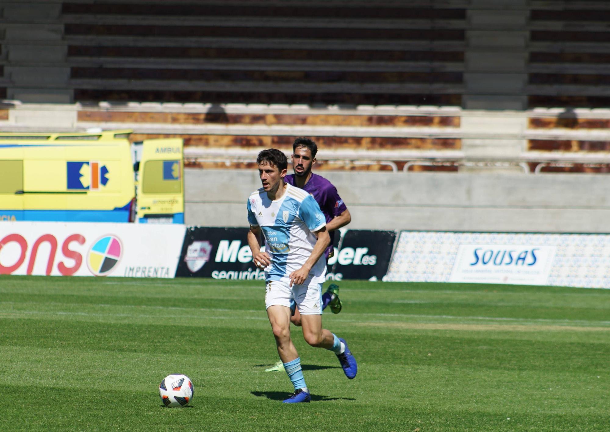 SD Compostela 3 - Palencia 0: las imágenes del partido