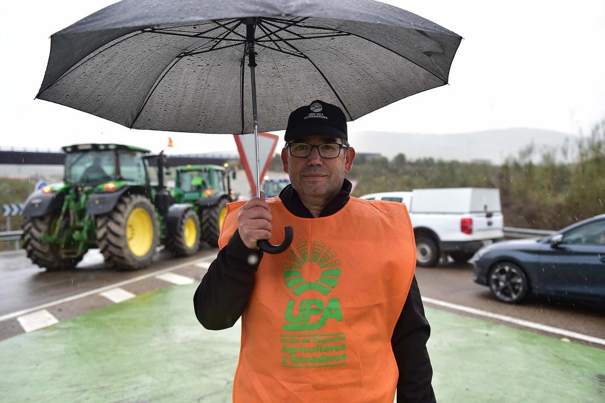 Juan Francisco González, secretario de Coria y Gata de UPA UCE y ganadero, en Plasencia.