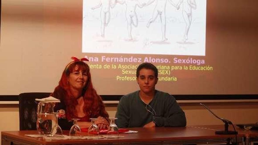 Ana Fernández y Óliver Martín, ayer, en el Valdecarzana.