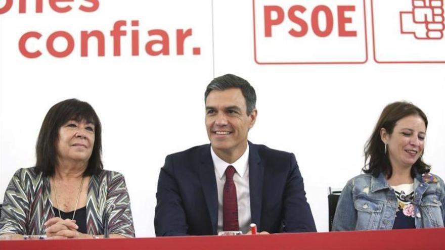 El PSOE se lanza a capturar el voto moderado de Cs