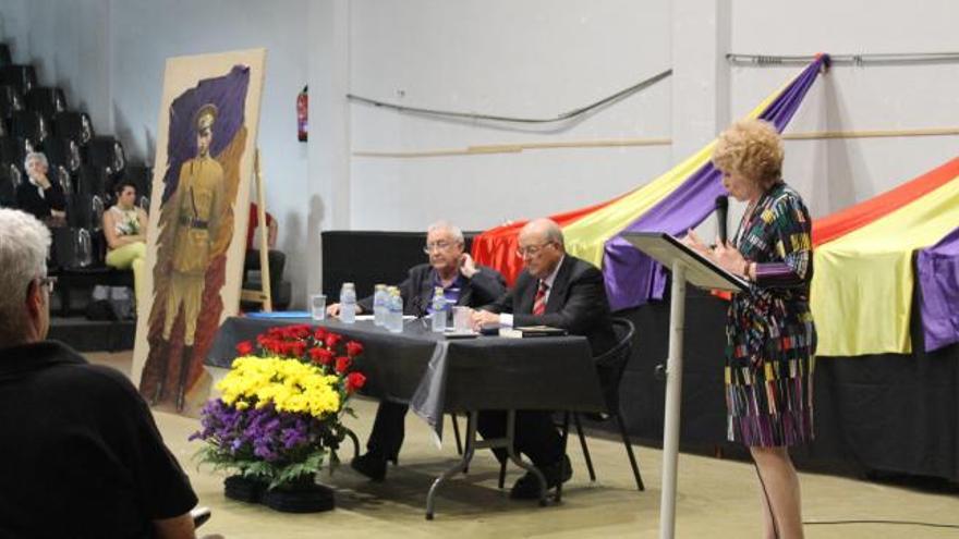 Presentación de libro del sargento Carlos Fabra.