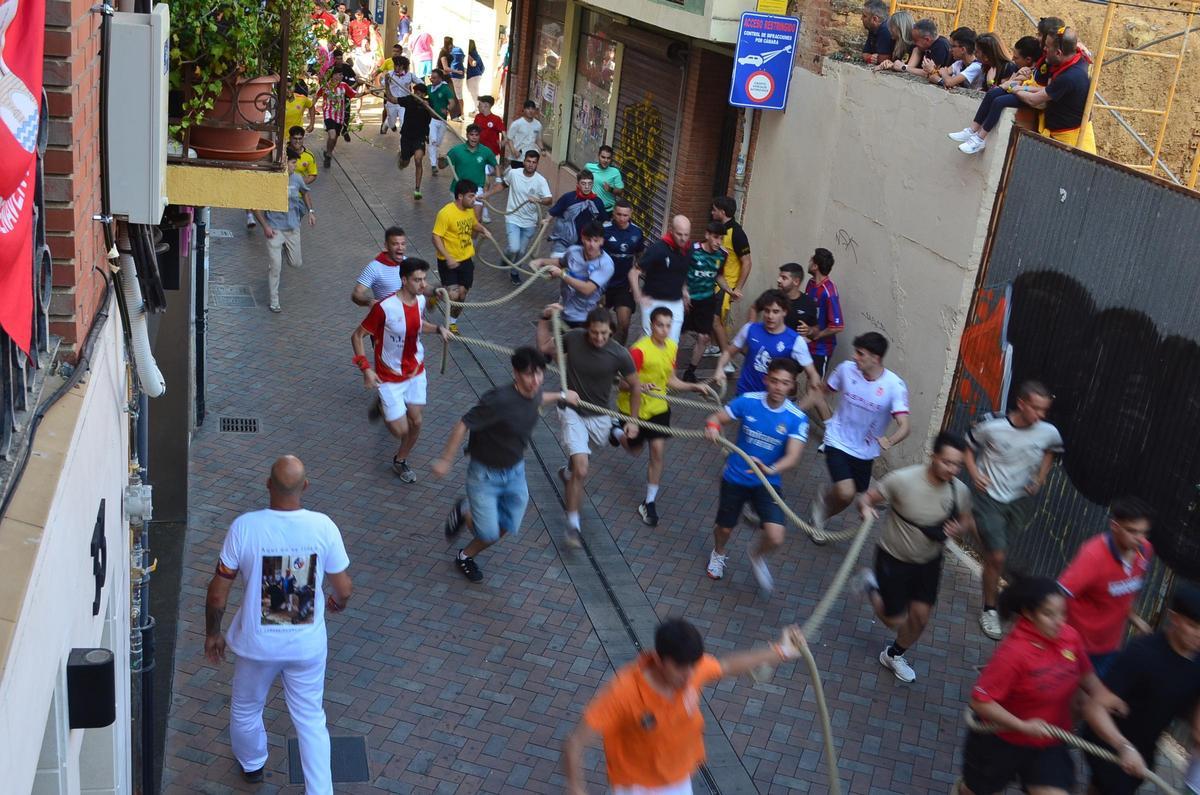 La maroma al paso por calle Herreros.