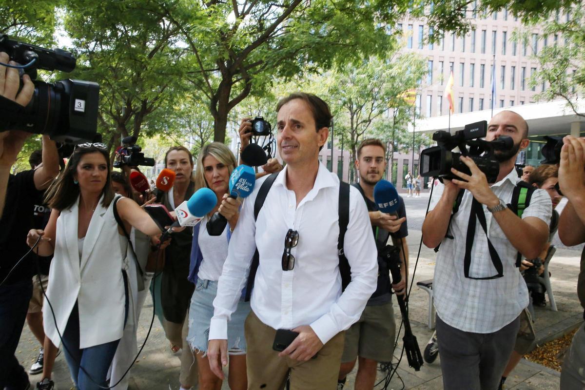 Josep Santacana, exmarido de Arantxa Sánchez Vicario, a su salida de la Ciutat de la Justícia