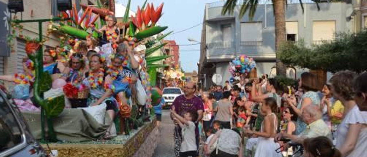 La cavalcada de Sant Joan és un dels actes que més agraden ls veïns i veïnes de Massanassa.