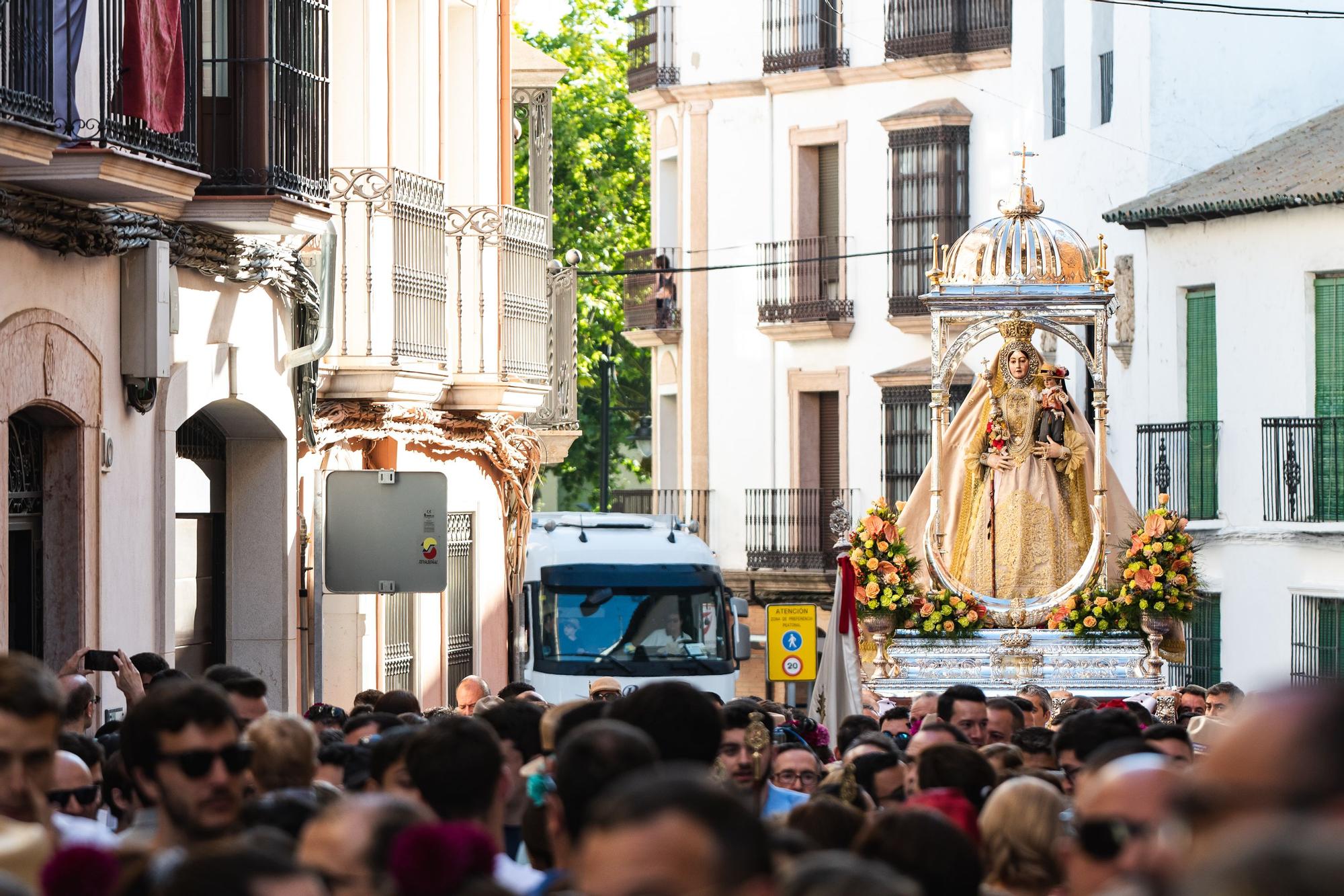 Lucena acompaña a la Virgen de Araceli a su santuario