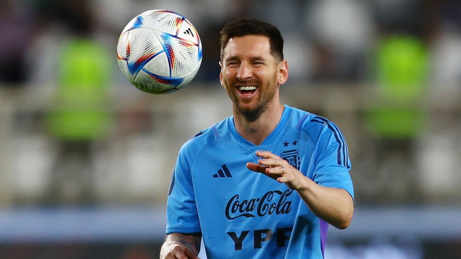 Messi  durante el entrenamiento con la selección argentina en Abu Dhabi.