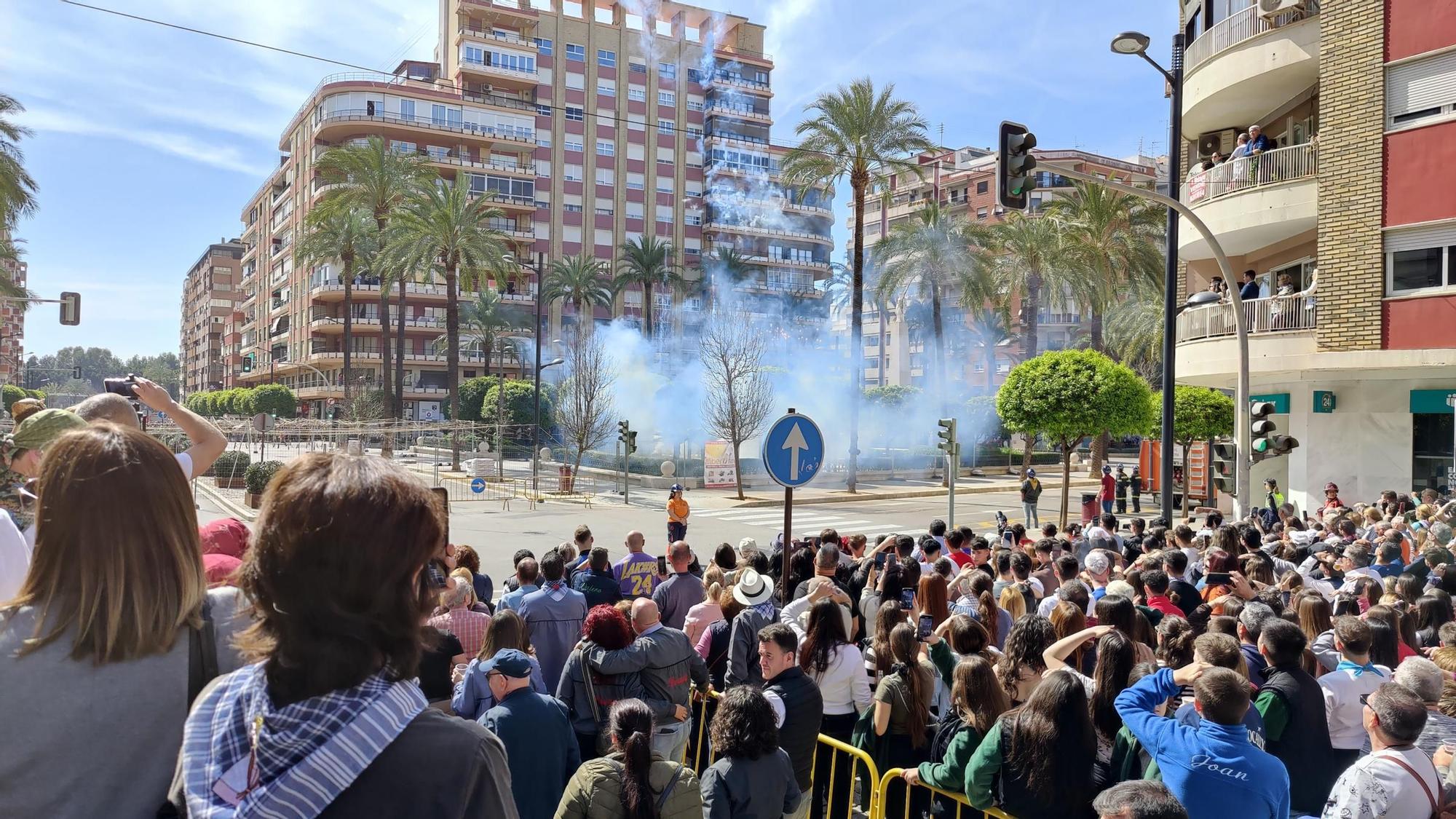 Revive la primera 'mascletà' de las Fallas de Alzira 2024