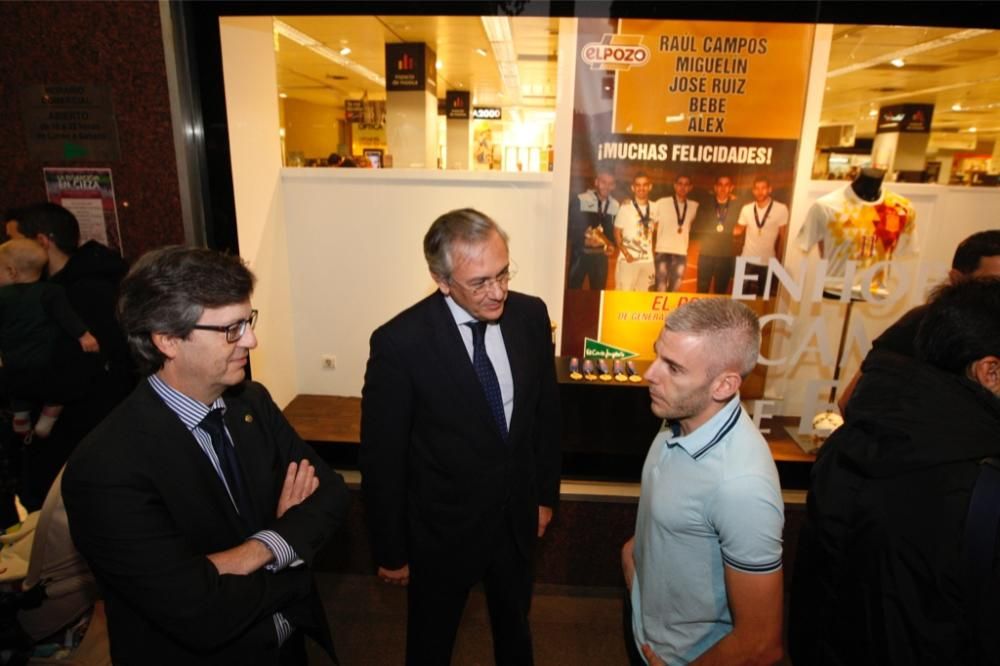 Escaparate para los campeones de Fútbol Sala