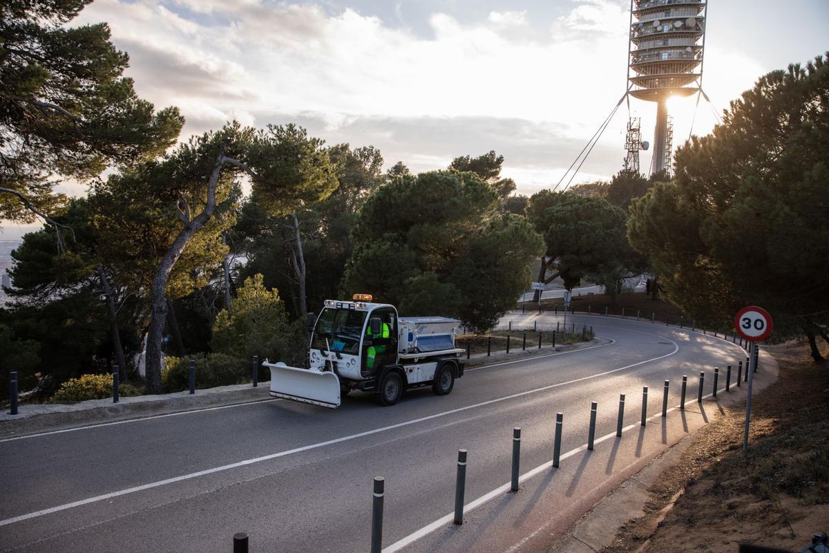 Barcelona prepara 25 quitanieves por si nieva en las próximas horas