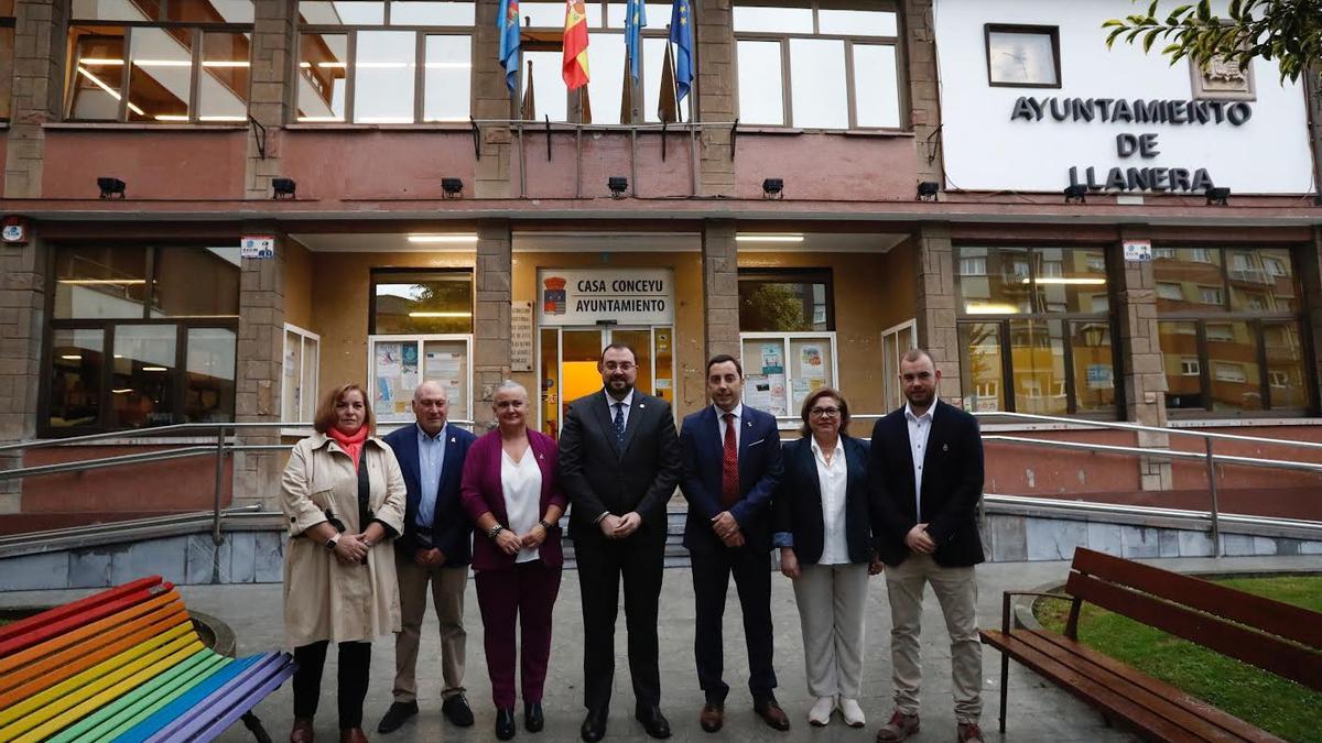 El presidente del Principado de Asturias Adrián Barbón visita Llanera