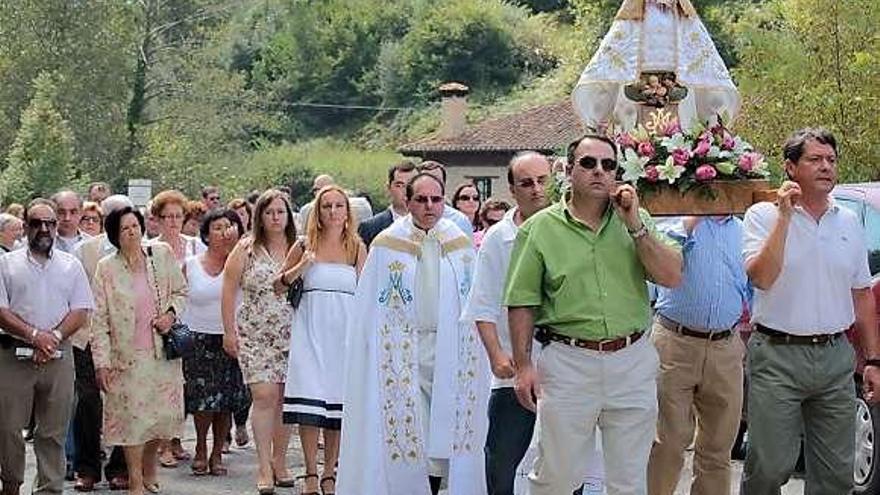 La procesión de la novena de la Cueva del año pasado.