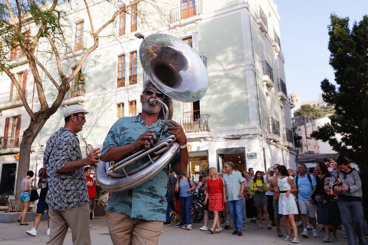 biza Swing Fun Fest.